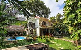 El Chante Surf House